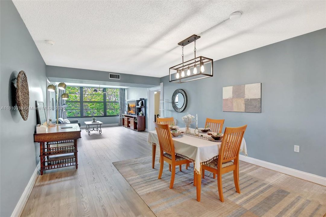 Недавно продано: $327,000 (2 спален, 2 ванн, 1385 Квадратных фут)