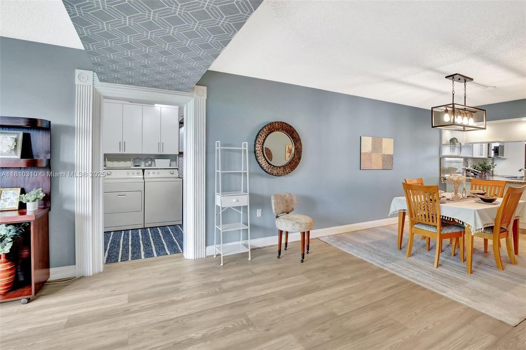 Недавно продано: $327,000 (2 спален, 2 ванн, 1385 Квадратных фут)