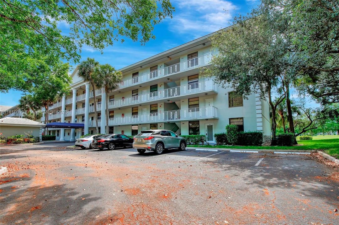 Недавно продано: $327,000 (2 спален, 2 ванн, 1385 Квадратных фут)