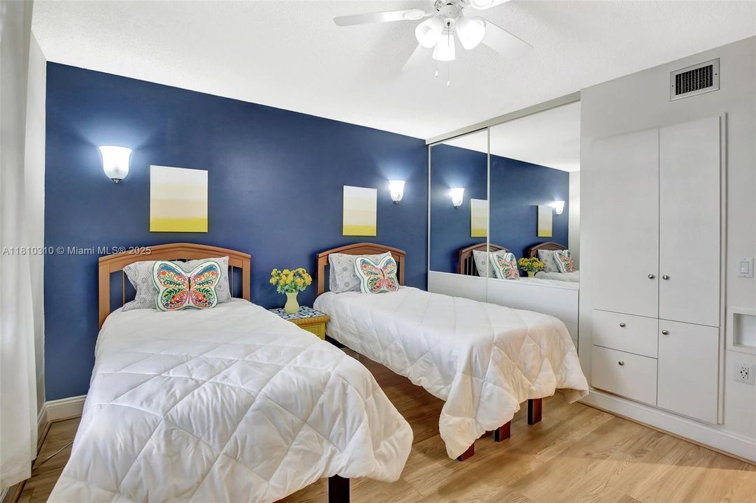 Недавно продано: $327,000 (2 спален, 2 ванн, 1385 Квадратных фут)