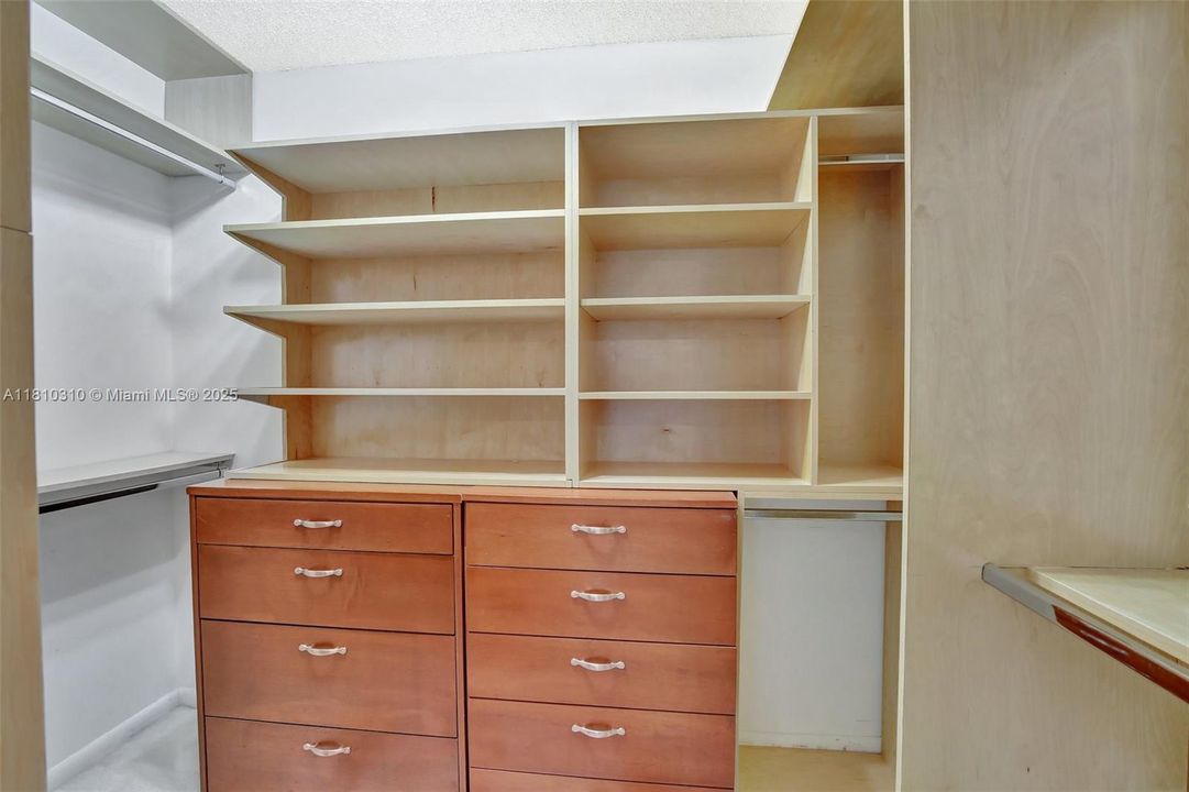 Недавно продано: $327,000 (2 спален, 2 ванн, 1385 Квадратных фут)