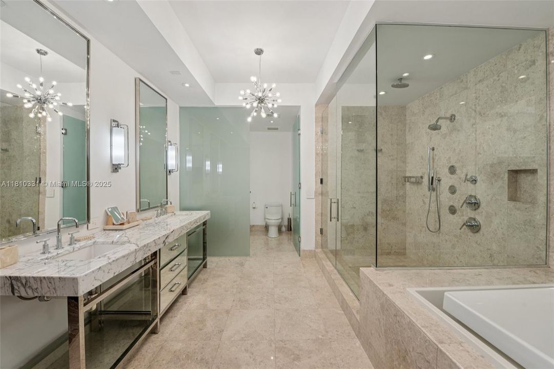 Active With Contract: $3,200,000 (2 beds, 2 baths, 1541 Square Feet)