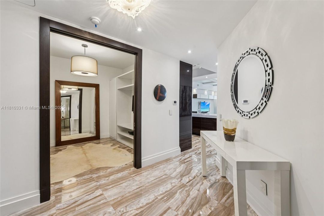 Active With Contract: $3,200,000 (2 beds, 2 baths, 1541 Square Feet)