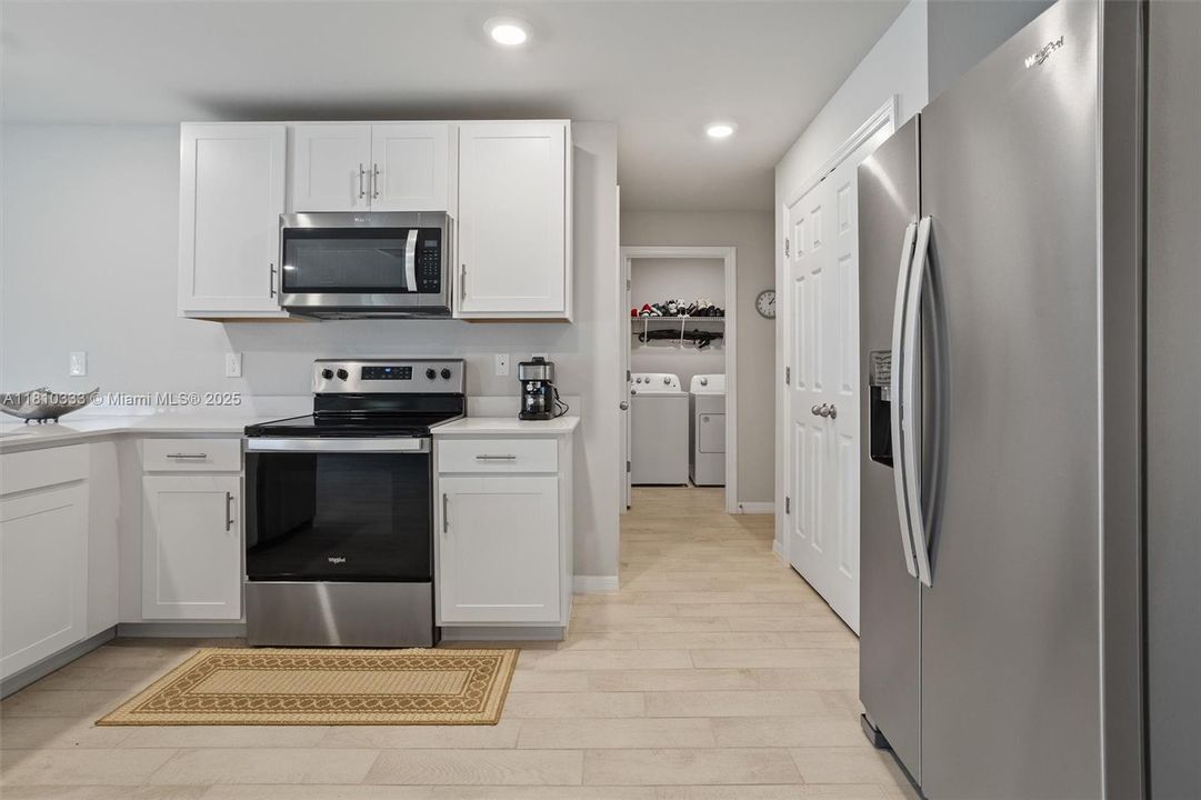 For Sale: $325,000 (3 beds, 2 baths, 1367 Square Feet)