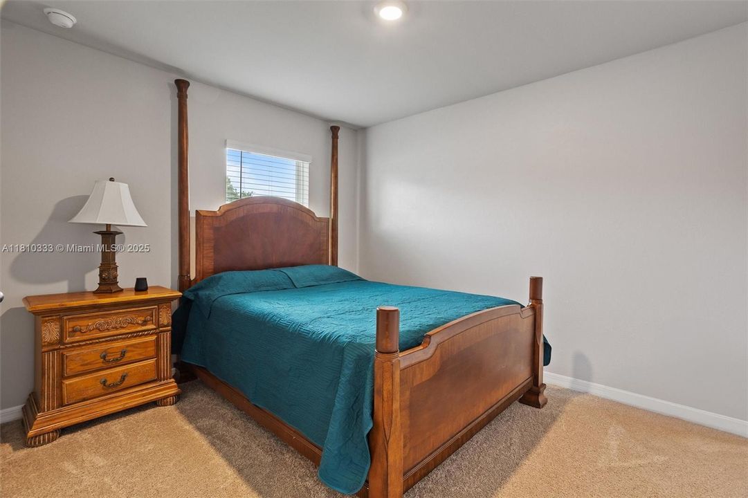 For Sale: $325,000 (3 beds, 2 baths, 1367 Square Feet)