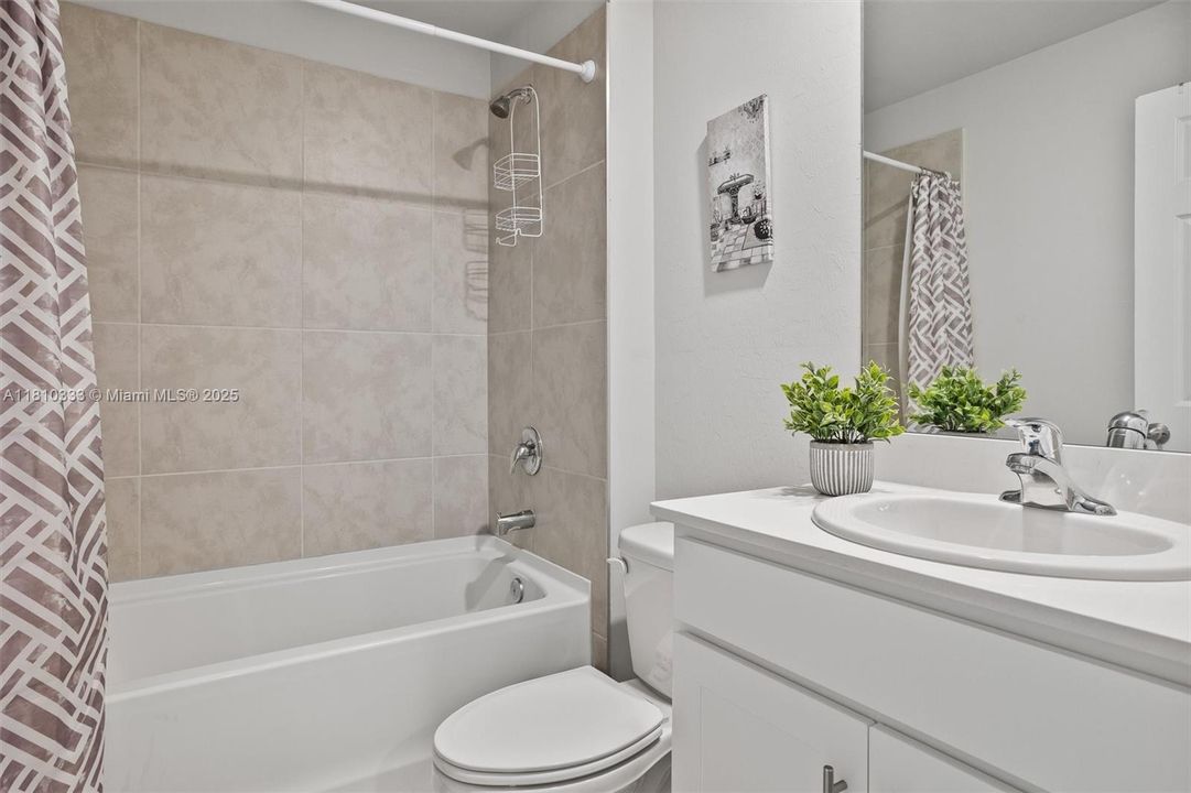 For Sale: $325,000 (3 beds, 2 baths, 1367 Square Feet)