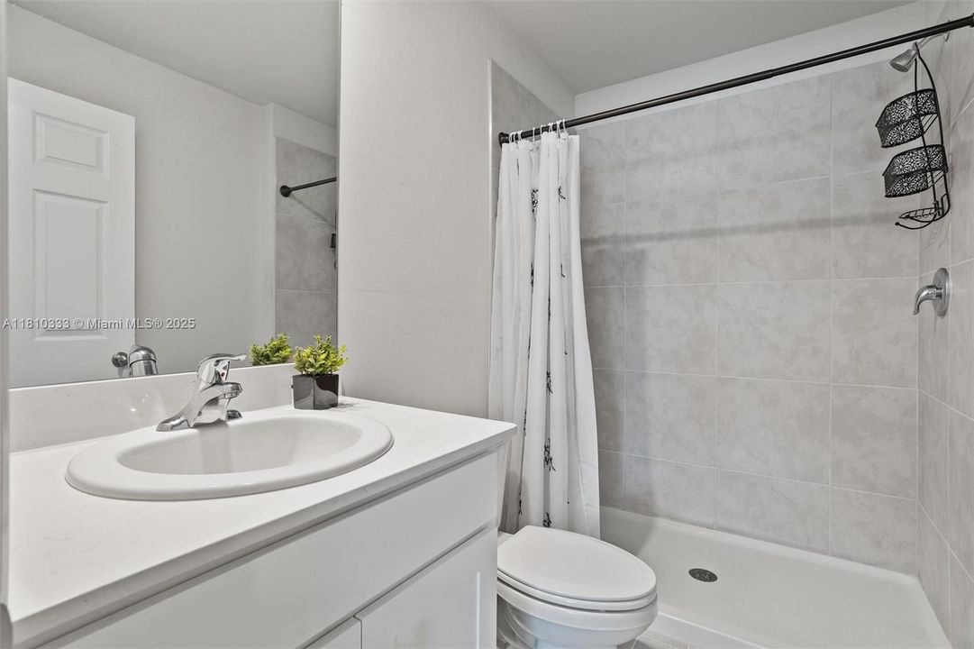 For Sale: $325,000 (3 beds, 2 baths, 1367 Square Feet)