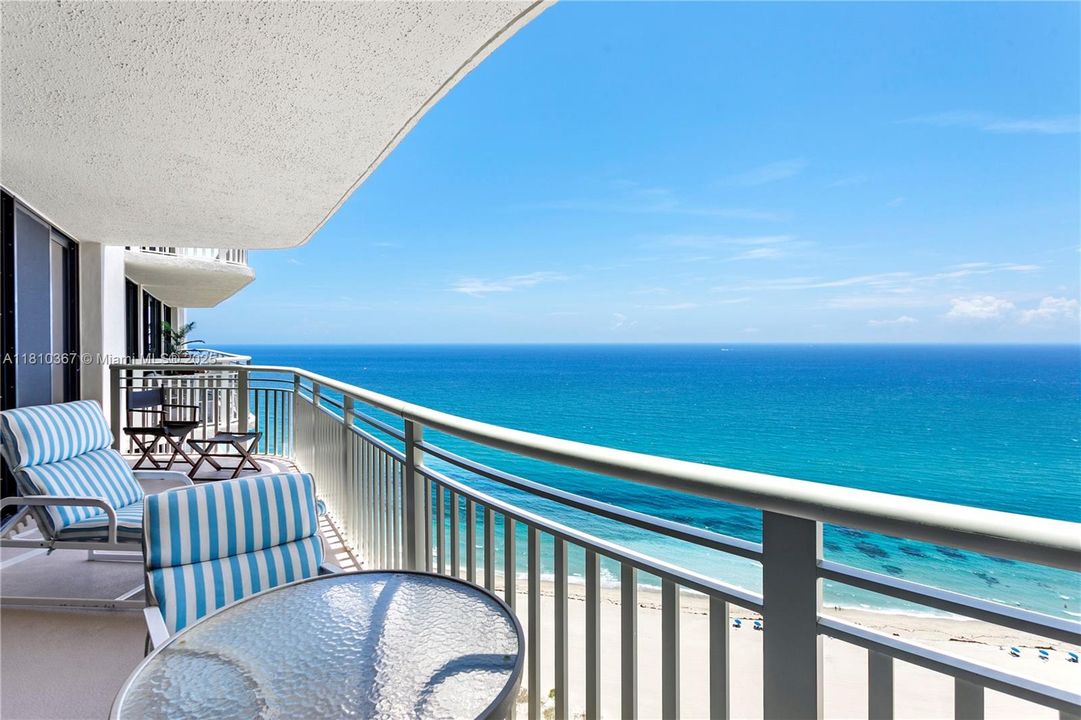 Activo con contrato: $8,000 (2 camas, 2 baños, 1381 Pies cuadrados)