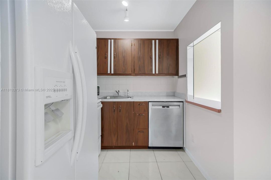 Recently Sold: $190,000 (1 beds, 1 baths, 546 Square Feet)