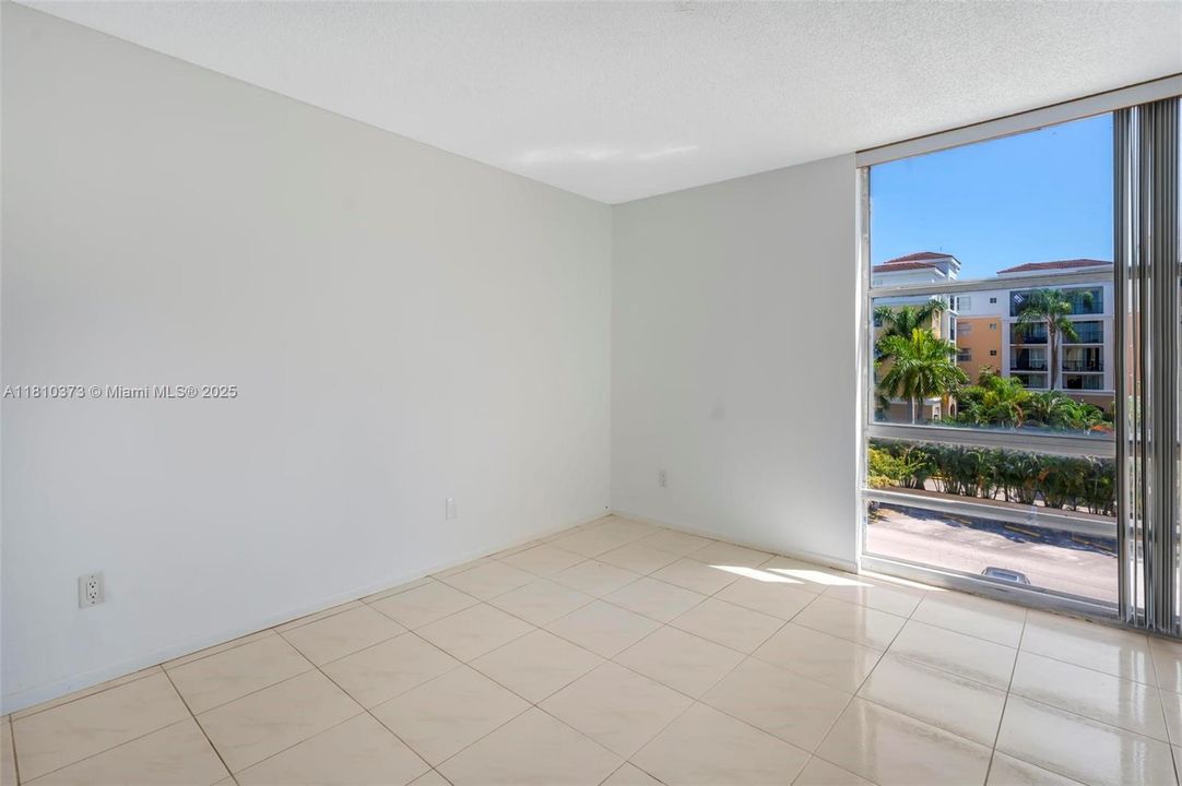 Recently Sold: $190,000 (1 beds, 1 baths, 546 Square Feet)