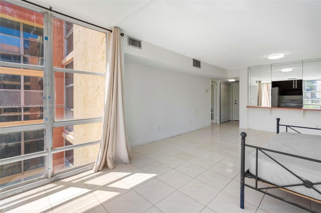 Recently Sold: $190,000 (1 beds, 1 baths, 546 Square Feet)