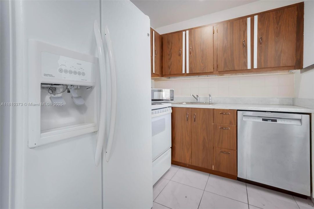 Recently Sold: $190,000 (1 beds, 1 baths, 546 Square Feet)