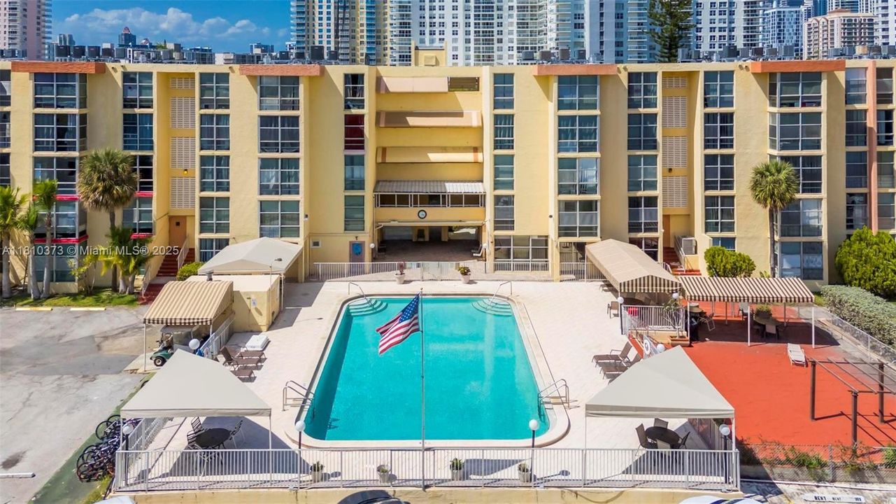 Recently Sold: $190,000 (1 beds, 1 baths, 546 Square Feet)