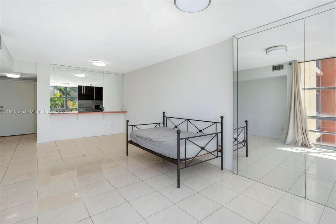 Recently Sold: $190,000 (1 beds, 1 baths, 546 Square Feet)