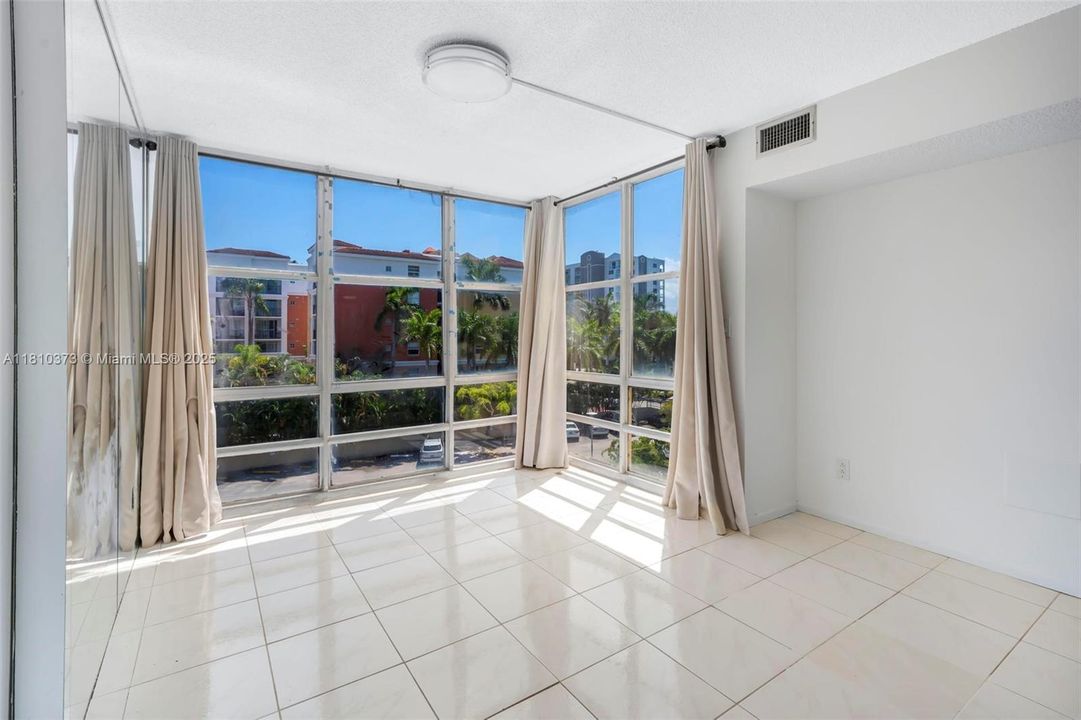 Recently Sold: $190,000 (1 beds, 1 baths, 546 Square Feet)