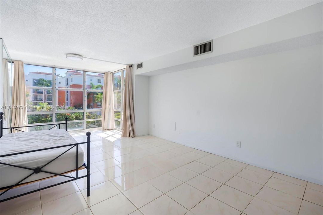 Recently Sold: $190,000 (1 beds, 1 baths, 546 Square Feet)