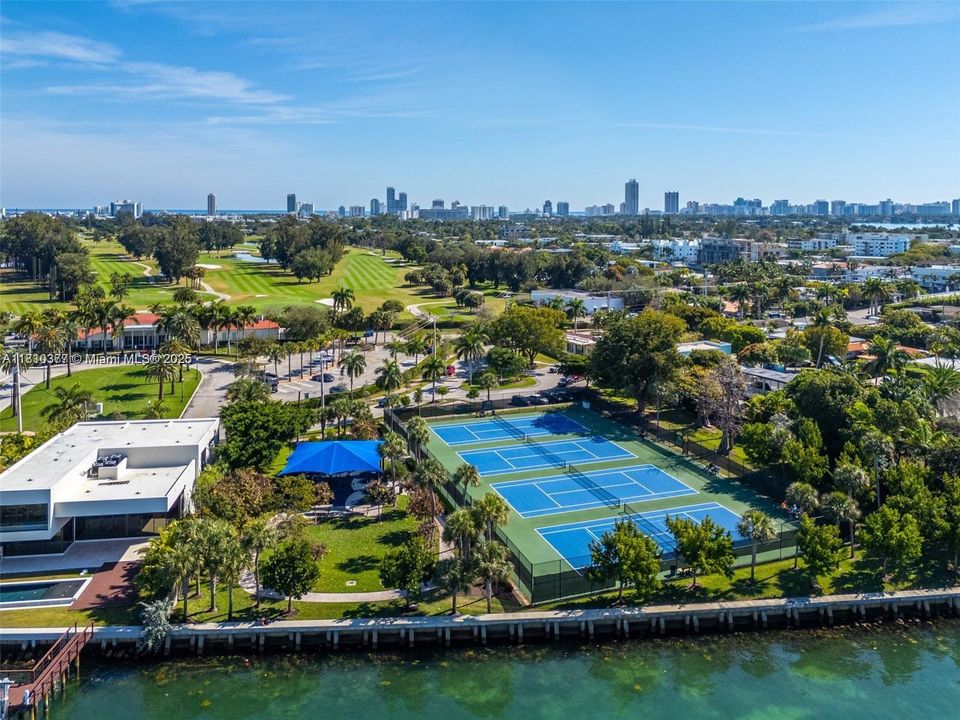 Active With Contract: $6,100,000 (4 beds, 3 baths, 4502 Square Feet)
