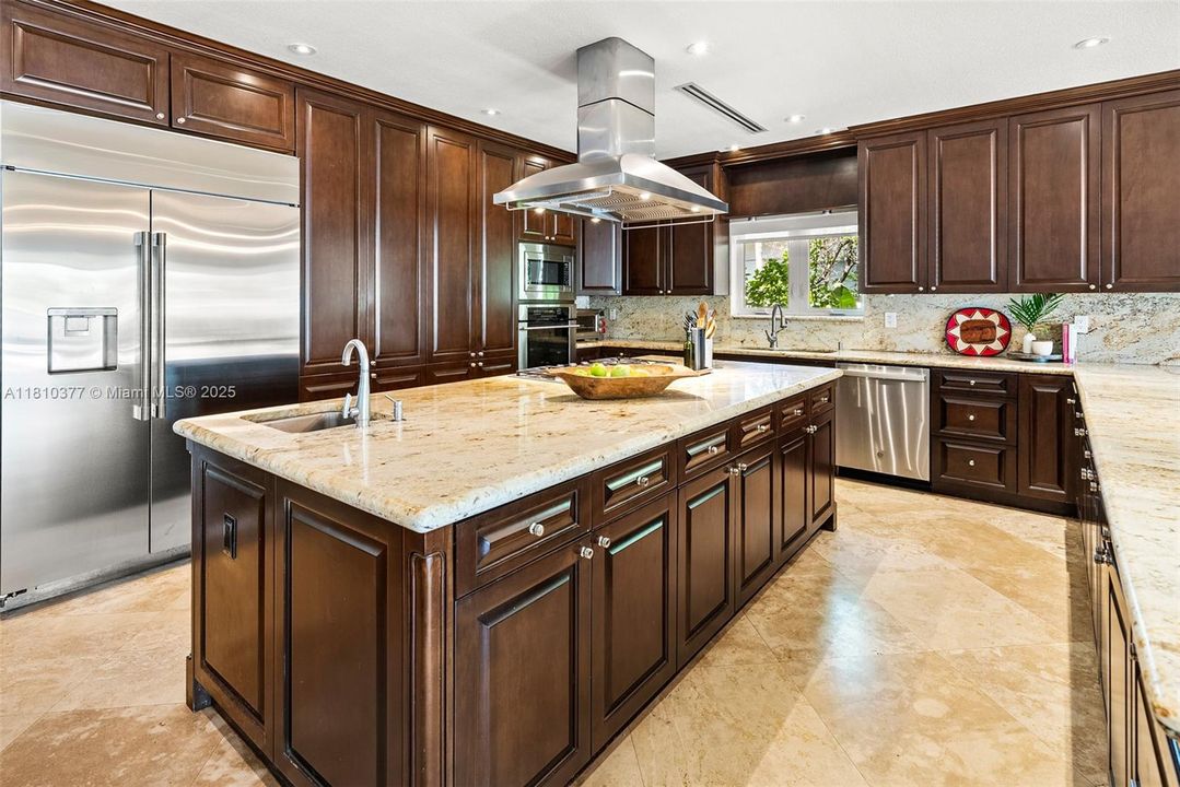 Active With Contract: $6,100,000 (4 beds, 3 baths, 4502 Square Feet)