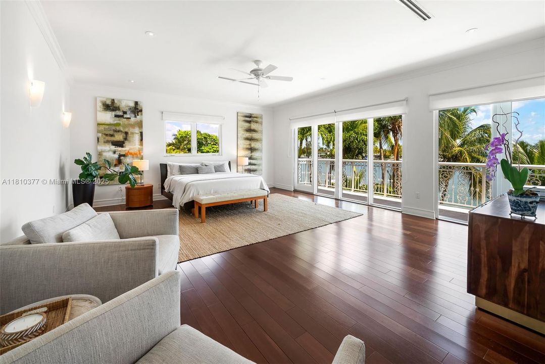 Active With Contract: $6,100,000 (4 beds, 3 baths, 4502 Square Feet)