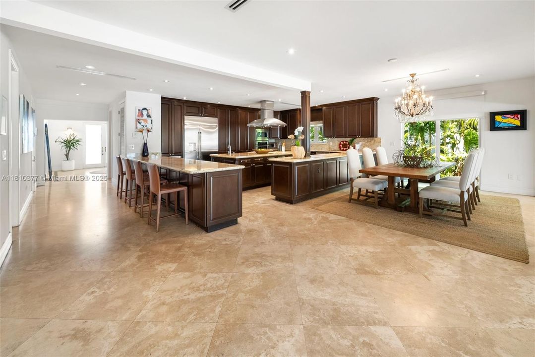 Active With Contract: $6,100,000 (4 beds, 3 baths, 4502 Square Feet)