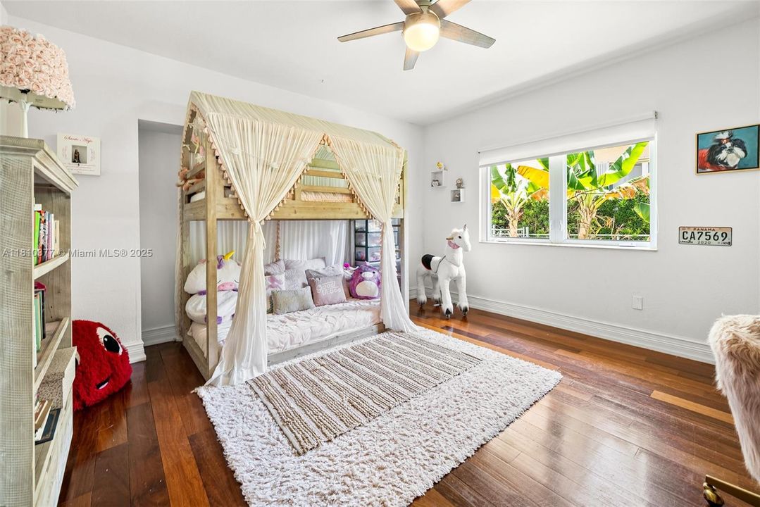 Active With Contract: $6,100,000 (4 beds, 3 baths, 4502 Square Feet)