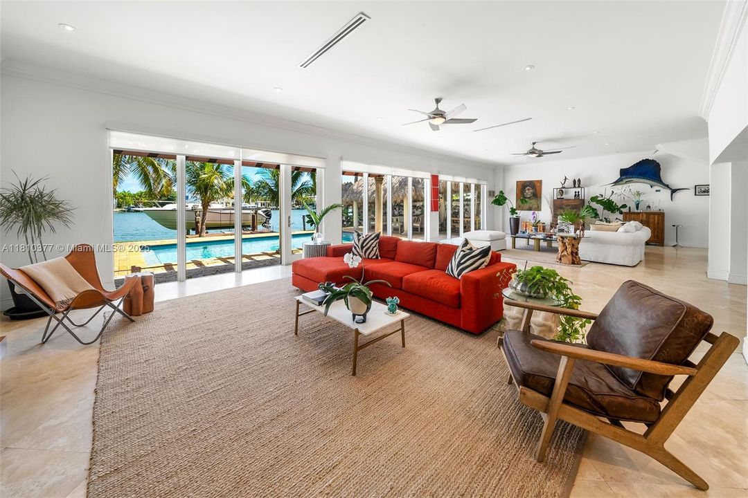 Active With Contract: $6,100,000 (4 beds, 3 baths, 4502 Square Feet)