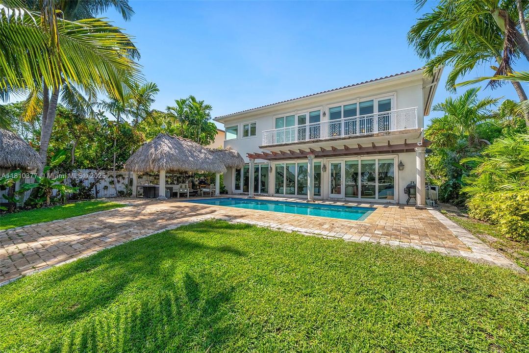 Active With Contract: $6,100,000 (4 beds, 3 baths, 4502 Square Feet)