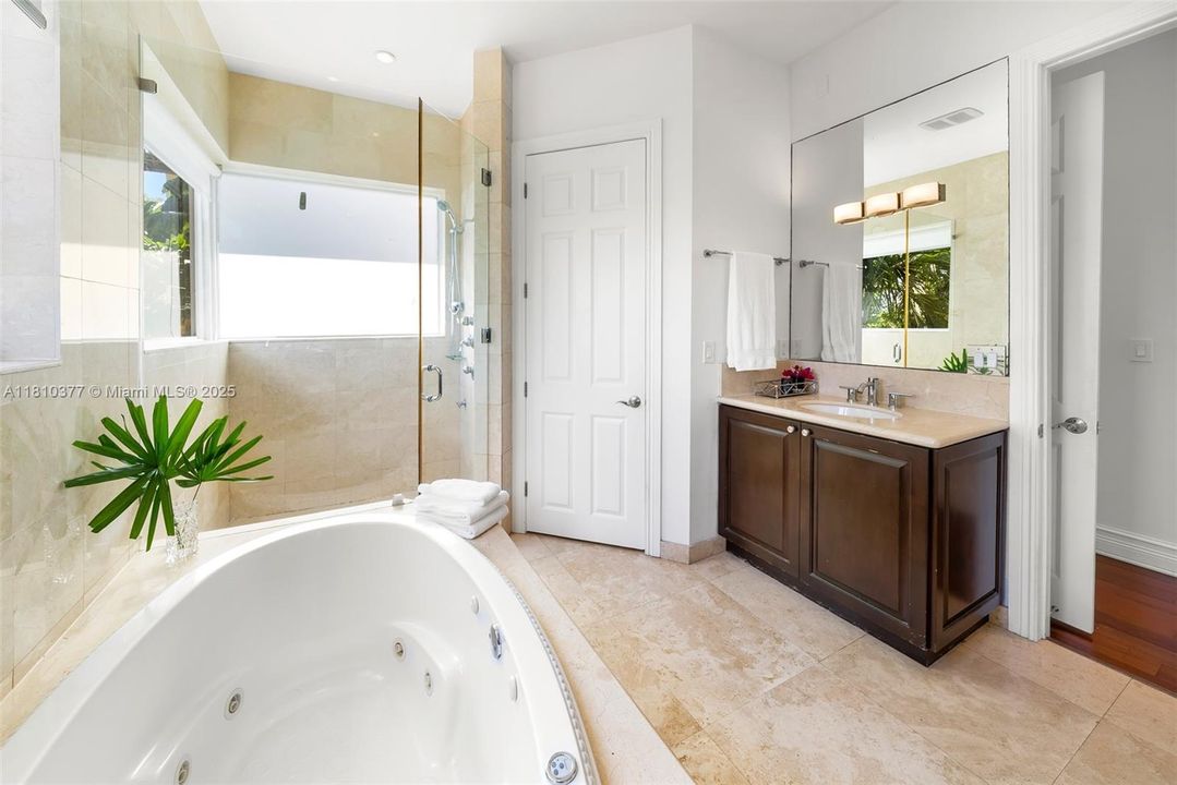 Active With Contract: $6,100,000 (4 beds, 3 baths, 4502 Square Feet)