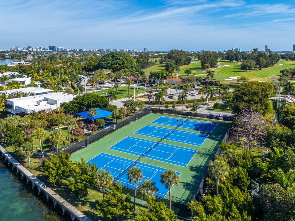 Active With Contract: $6,100,000 (4 beds, 3 baths, 4502 Square Feet)