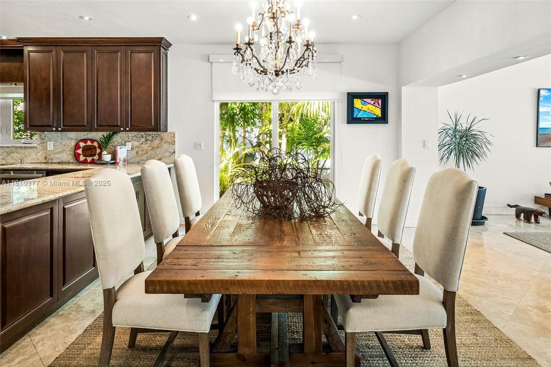 Active With Contract: $6,100,000 (4 beds, 3 baths, 4502 Square Feet)