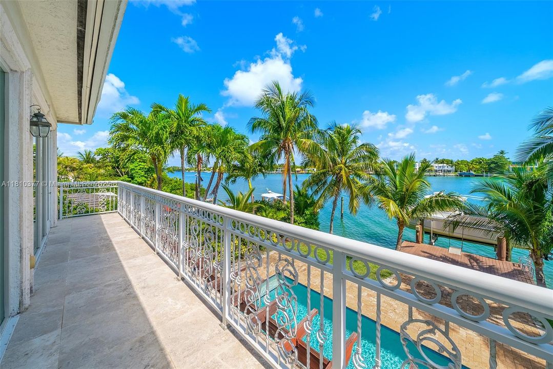 Active With Contract: $6,100,000 (4 beds, 3 baths, 4502 Square Feet)