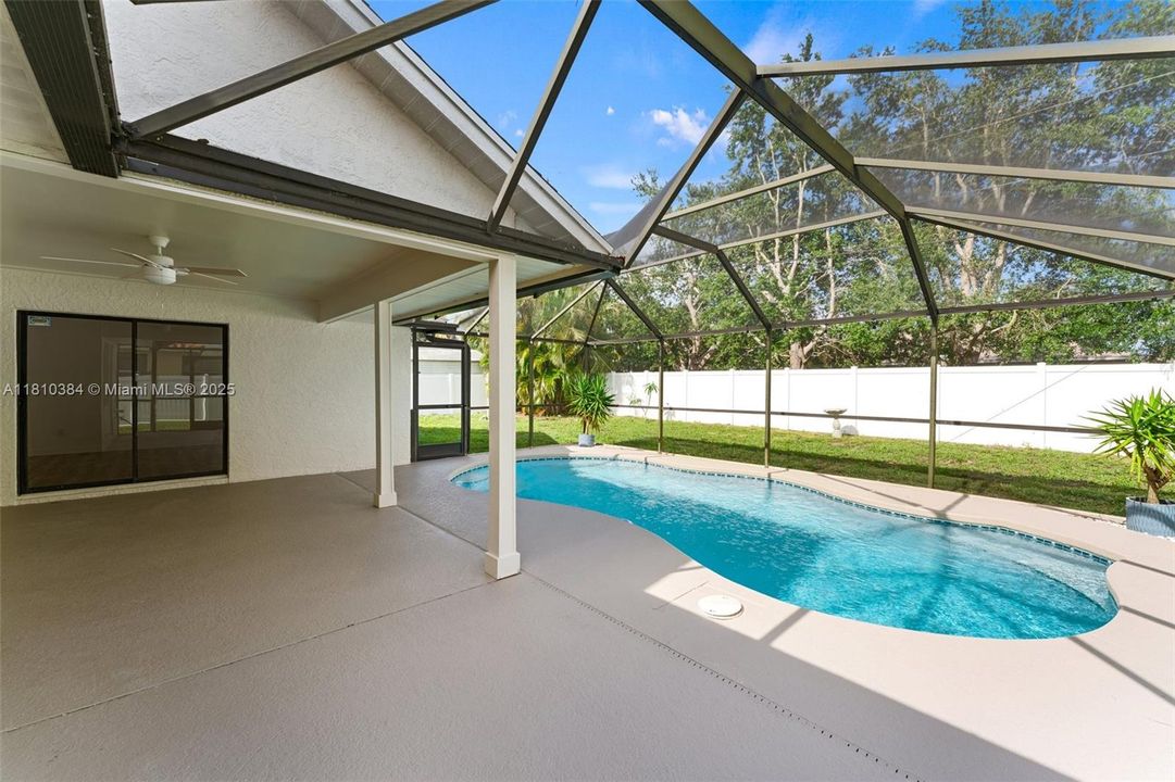 最近租的: $3,100 (3 贝兹, 2 浴室, 1662 平方英尺)