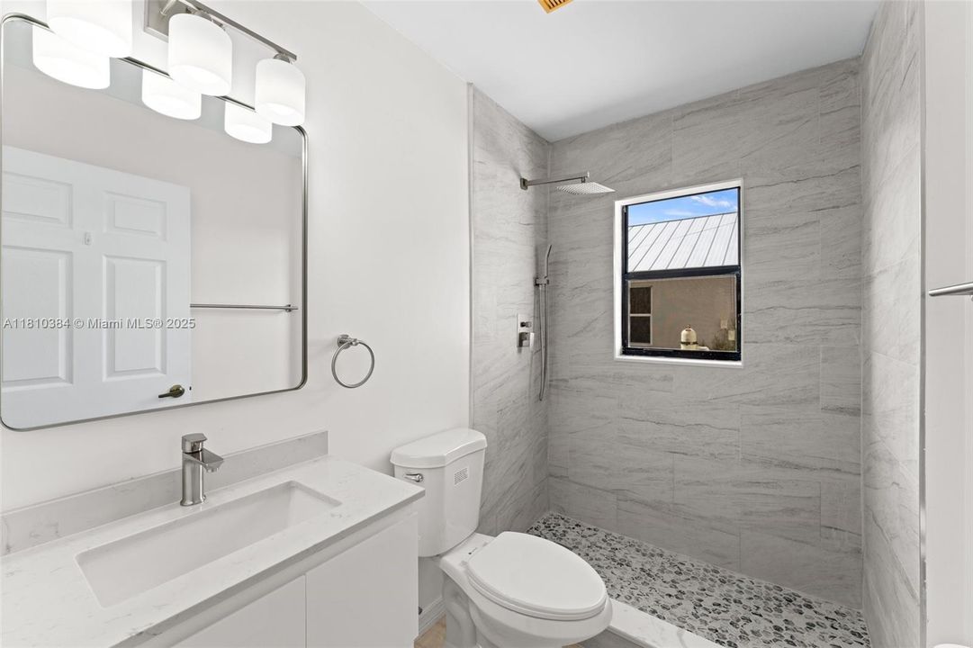 最近租的: $3,100 (3 贝兹, 2 浴室, 1662 平方英尺)