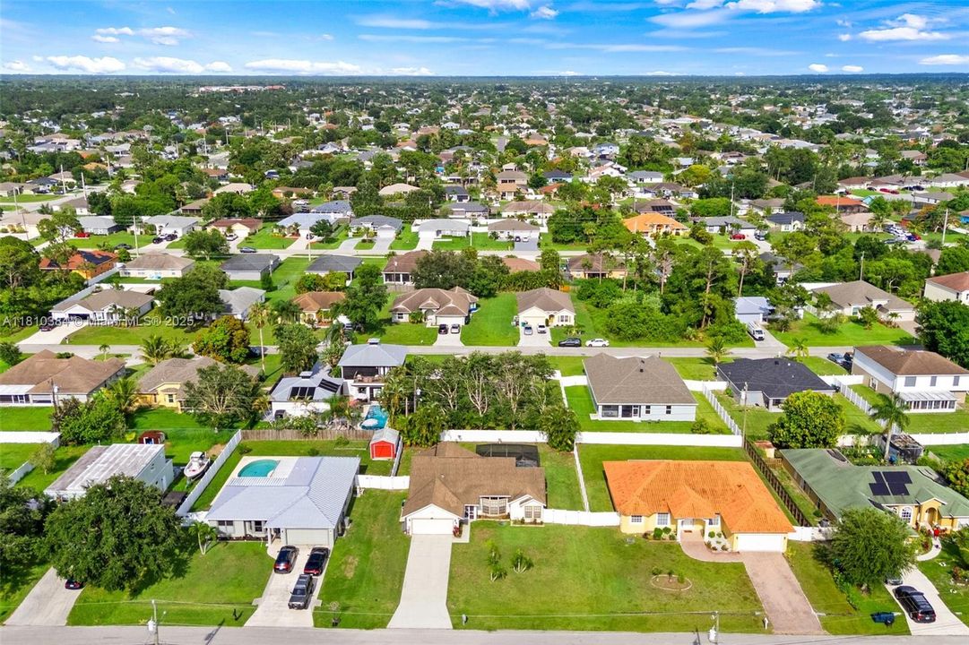 最近租的: $3,100 (3 贝兹, 2 浴室, 1662 平方英尺)