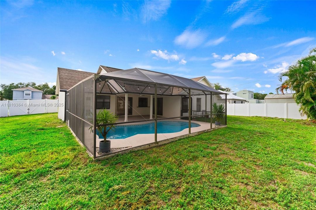 最近租的: $3,100 (3 贝兹, 2 浴室, 1662 平方英尺)