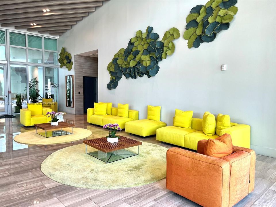 Active With Contract: $405,000 (1 beds, 1 baths, 659 Square Feet)