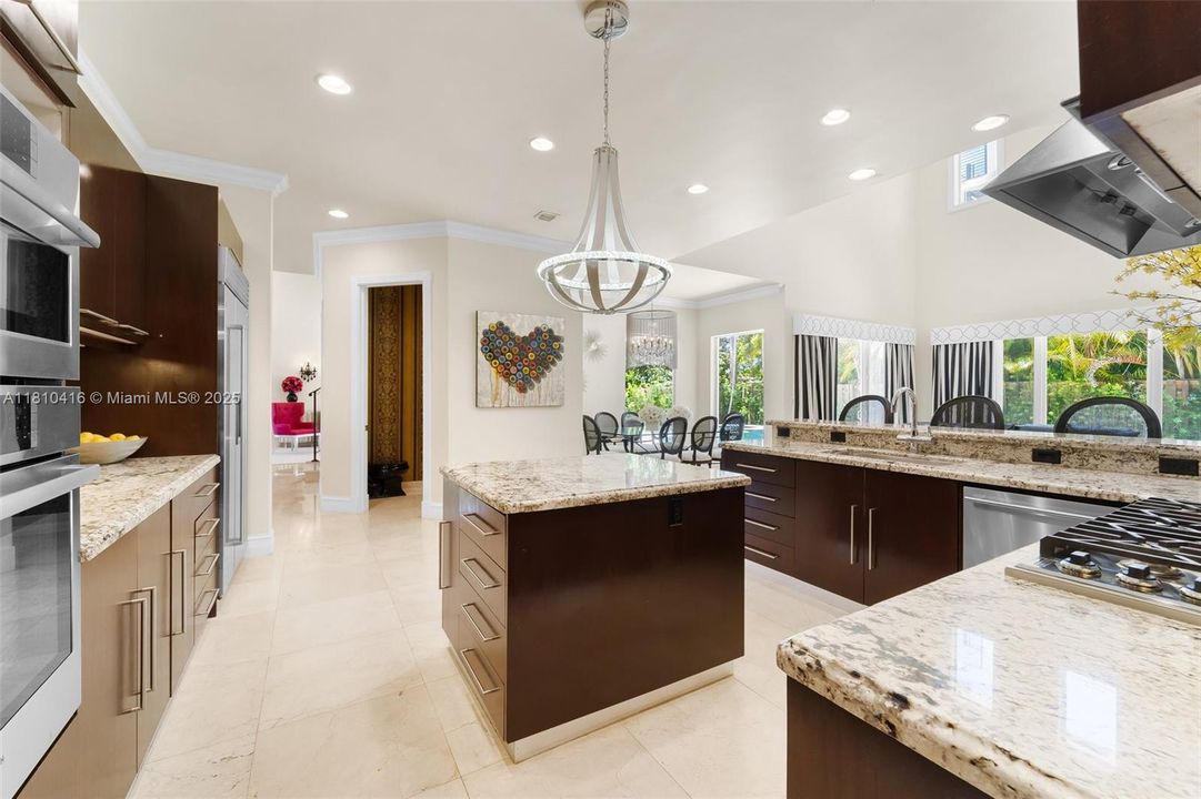 For Sale: $4,370,000 (6 beds, 6 baths, 4167 Square Feet)