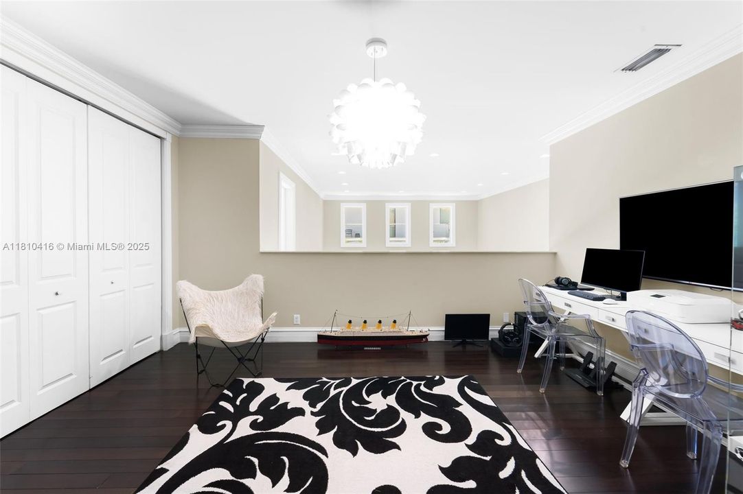 For Sale: $4,370,000 (6 beds, 6 baths, 4167 Square Feet)