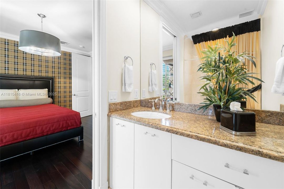 For Sale: $4,370,000 (6 beds, 6 baths, 4167 Square Feet)