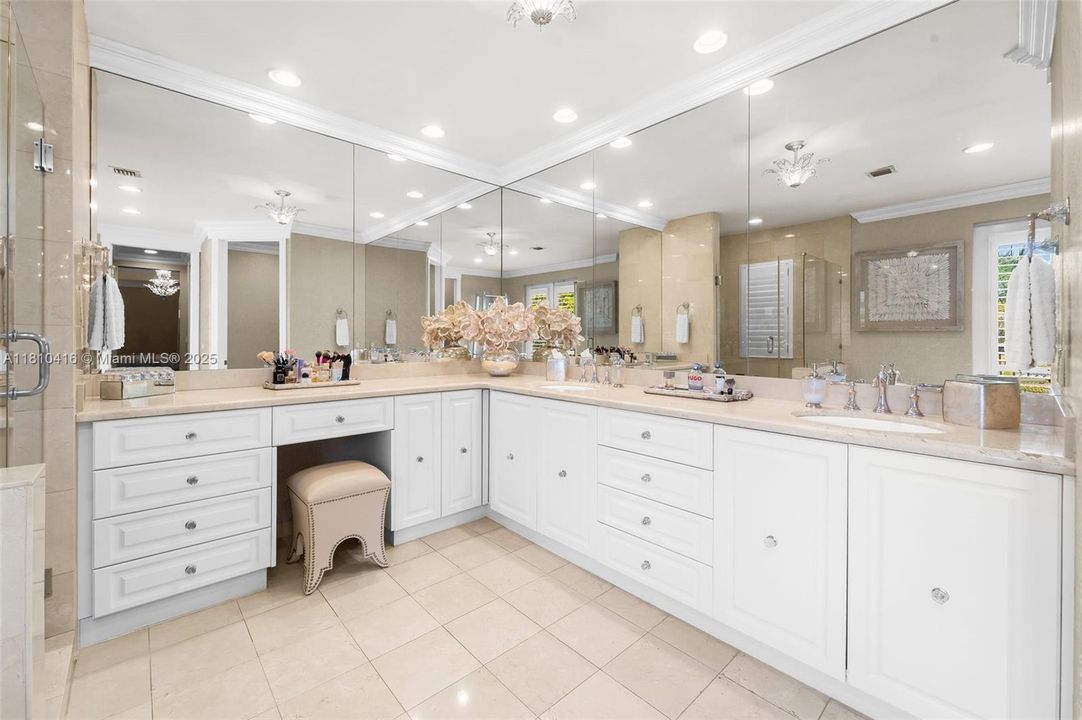 For Sale: $4,370,000 (6 beds, 6 baths, 4167 Square Feet)