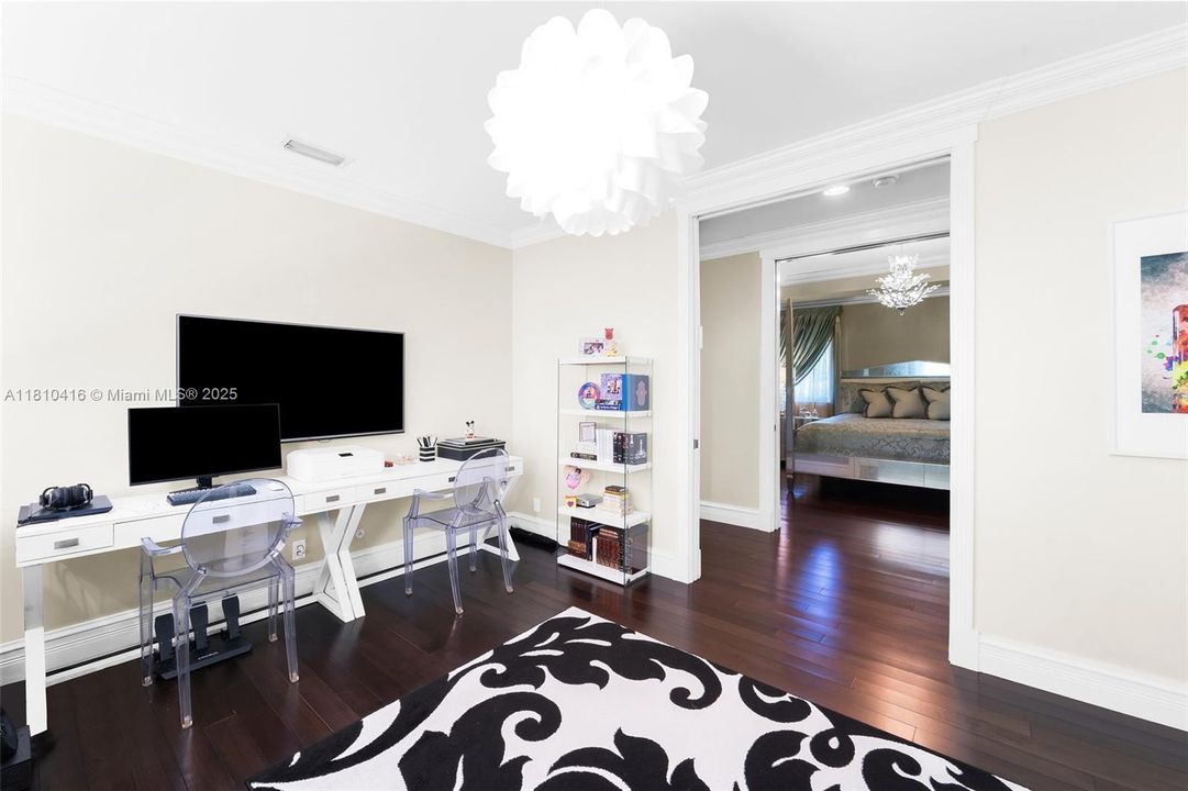 For Sale: $4,370,000 (6 beds, 6 baths, 4167 Square Feet)