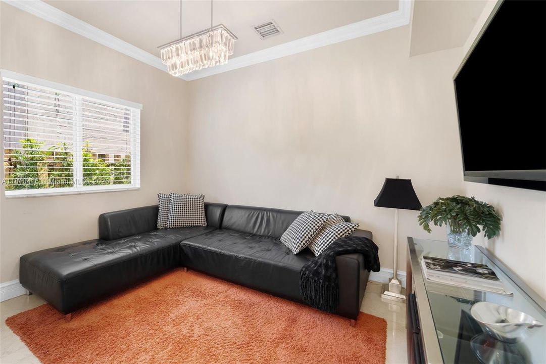 For Sale: $4,370,000 (6 beds, 6 baths, 4167 Square Feet)