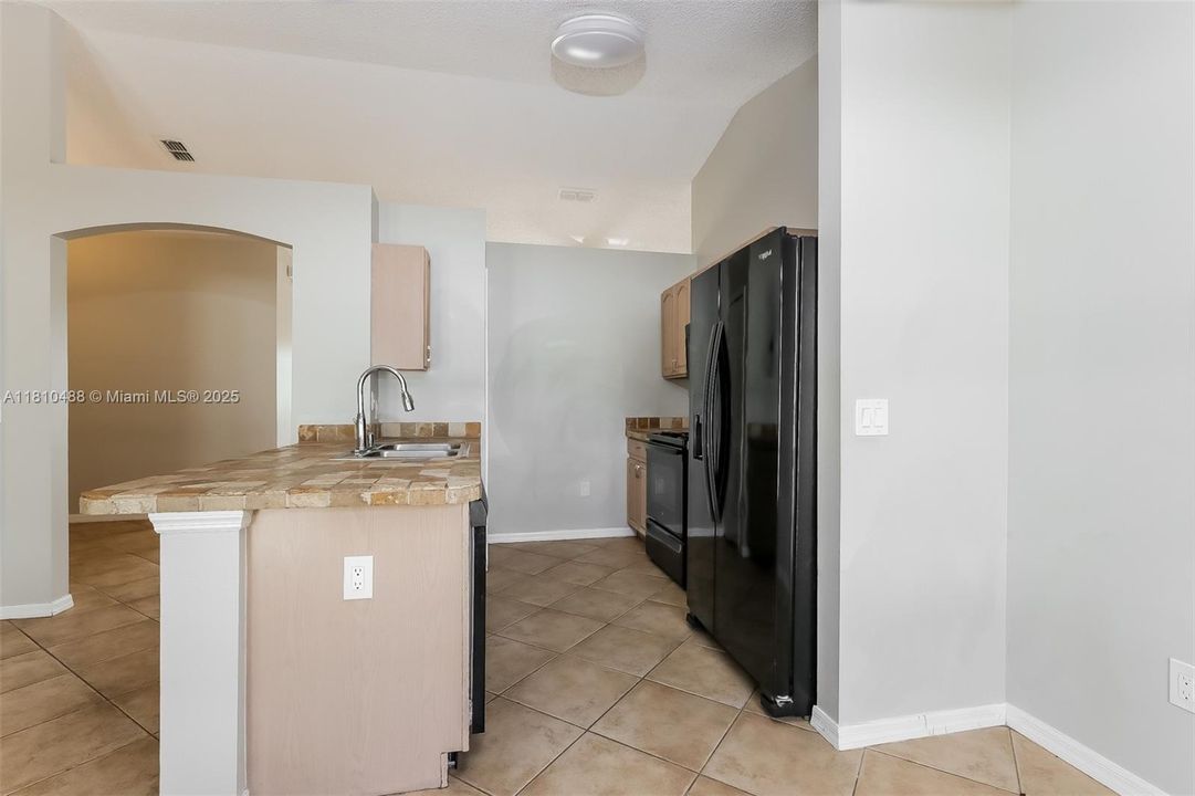 Recently Rented: $2,190 (3 beds, 2 baths, 1440 Square Feet)