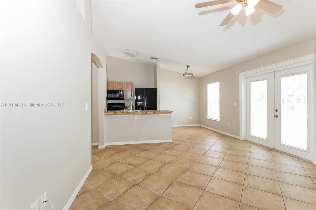 Recently Rented: $2,190 (3 beds, 2 baths, 1440 Square Feet)