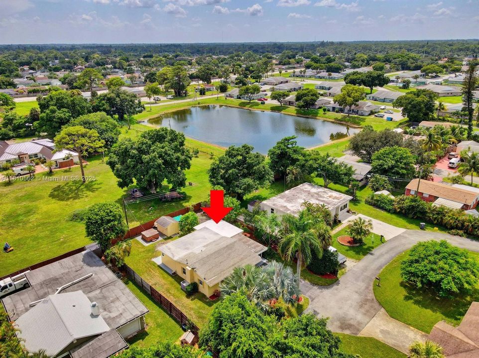 Activo con contrato: $389,000 (3 camas, 2 baños, 832 Pies cuadrados)