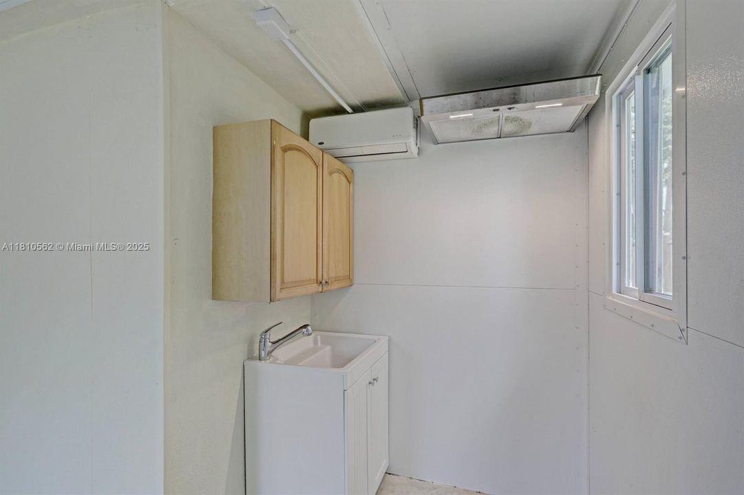 Activo con contrato: $389,000 (3 camas, 2 baños, 832 Pies cuadrados)