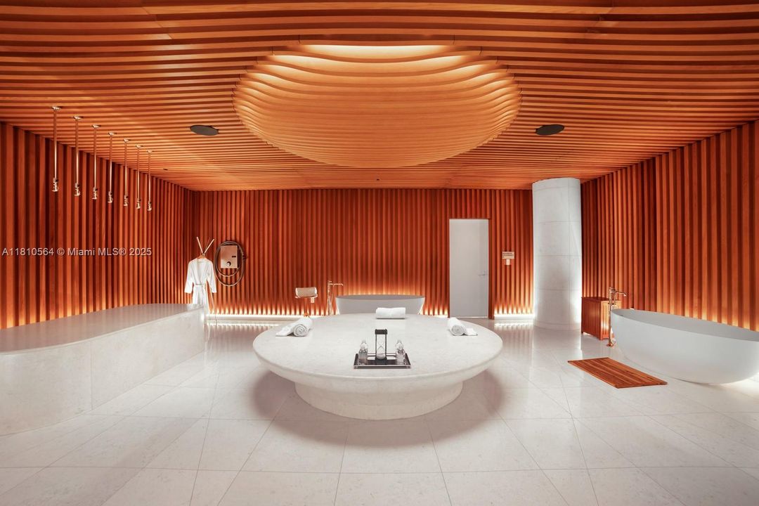 Recently Sold: $4,250,000 (2 beds, 2 baths, 1522 Square Feet)