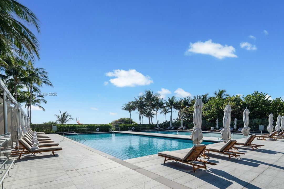 Recently Sold: $4,250,000 (2 beds, 2 baths, 1522 Square Feet)