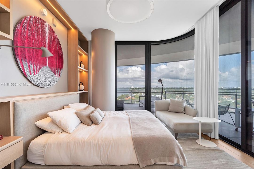 Recently Sold: $4,250,000 (2 beds, 2 baths, 1522 Square Feet)