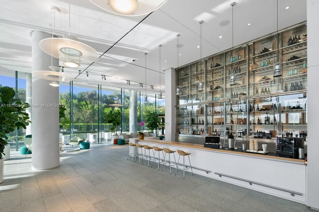 Recently Sold: $4,250,000 (2 beds, 2 baths, 1522 Square Feet)